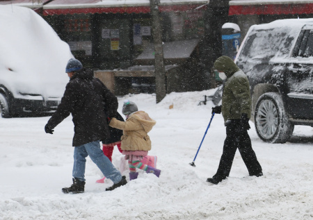 В Нью-Йорке забили тревогу из-за надвигающегося снежного шторма