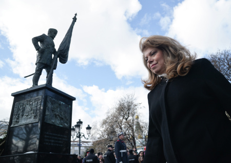 Во главу Болгарии впервые в истории поставили женщину