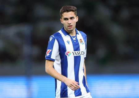 Экс-футболист «Динамо» посоветовал Захаряну найти другую команду в Европе