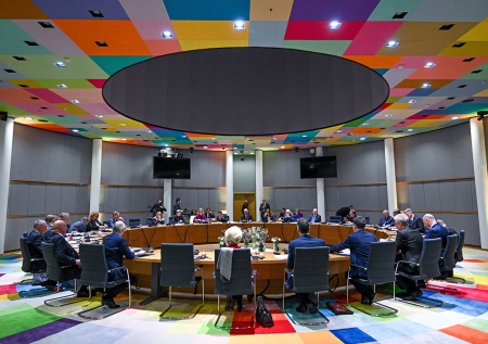 В Европе заговорили о новой эпохе без опоры на США