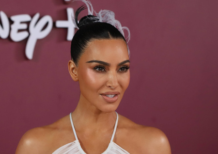 Кардашьян заявила, что до сих пор разрешает детям спать с ней