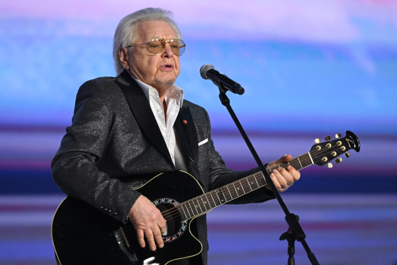 Юрий Антонов