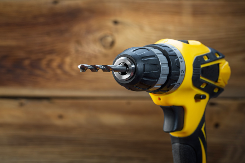 Шуруповерт: ключевые параметры (крутящий момент, аккумулятор, патрон)