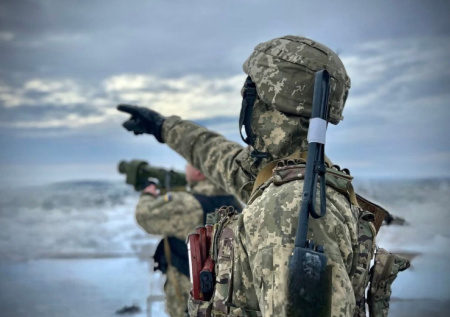 ВСУ атаковали автомобиль с гуманитарной помощью