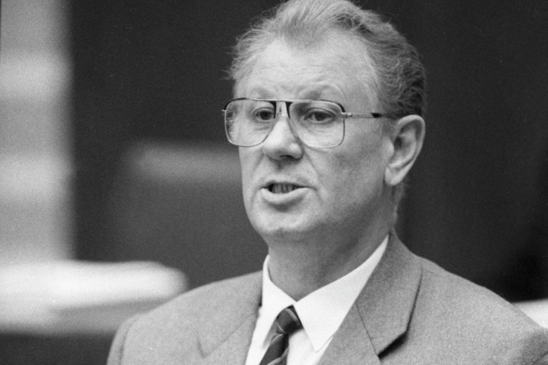 Борис Белоусов