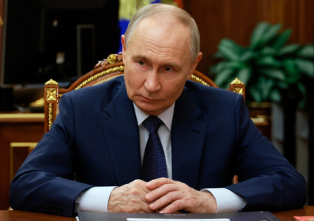 Ученые рассказали Путину о новых вирусах гриппа и препаратах против них