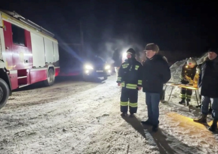 В Пензе вторые сутки не могут потушить пожар после падения обломков БПЛА