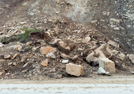 Утро в Сочи превратилось в кошмар из-за оползня