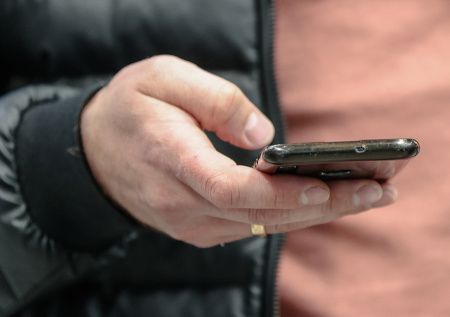 Россиян предупредили о новой схеме мошенников с расследованием убийства