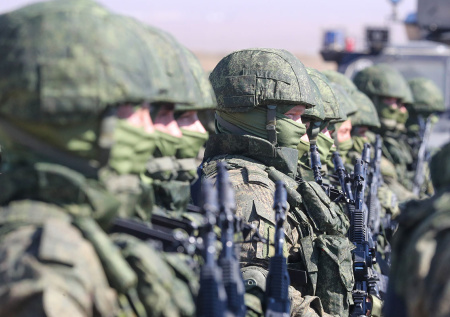 «Не отстаем»: военэксперт о признании ВС РФ одними из сильнейших в мире