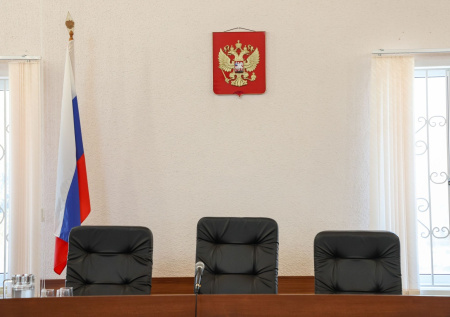 Подрядчика Мариинского театра банкротят из-за миллионных долгов