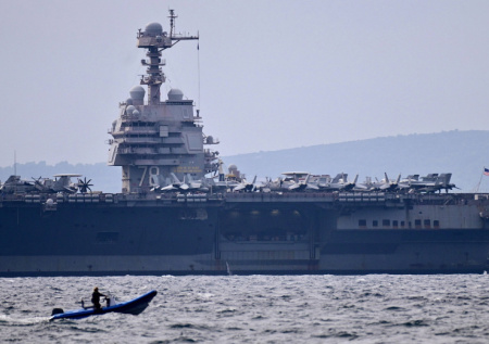 Американский авианосец прибыл на Ближний Восток из-за Ирана