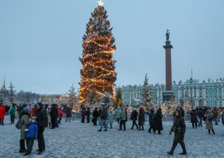 Стало известно, когда уберут главную новогоднюю елку Петербурга