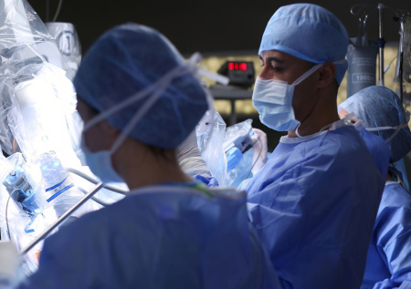 «Умирает без помощи»: мать пострадавшего на Бали россиянина бьет тревогу