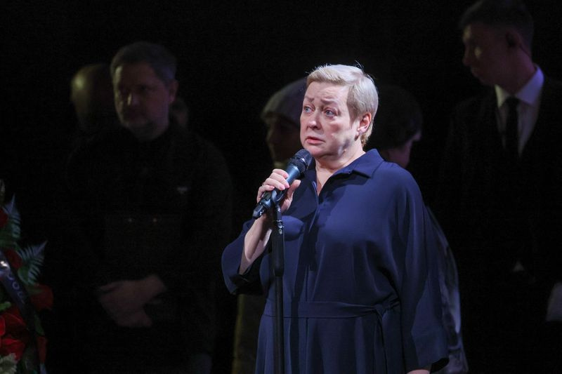 Актриса Мария Аронова на церемонии прощания с актрисой Верой Алентовой в Московском драматическом театре им. А. С. Пушкина