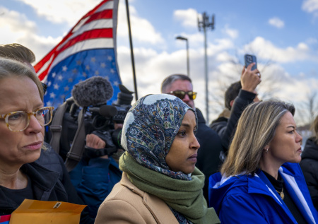 Белые стреляют в белых: беспорядки в США вышли на новый уровень, что дальше