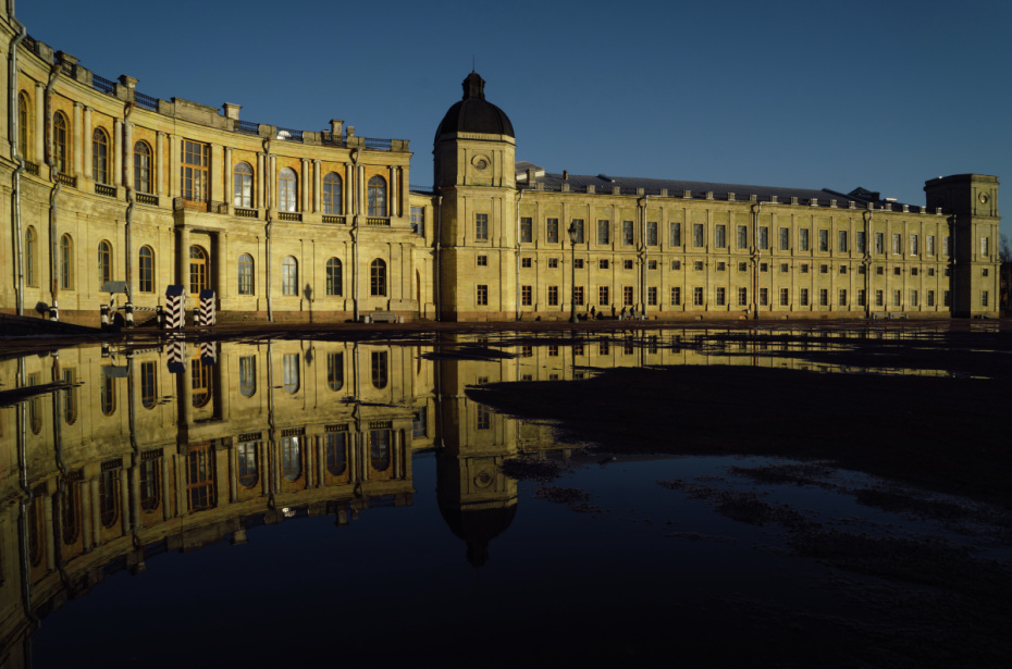 Вид на Большой Гатчинский дворец с парадного плаца. Гатчинский дворец празднует 250-летие со дня основания