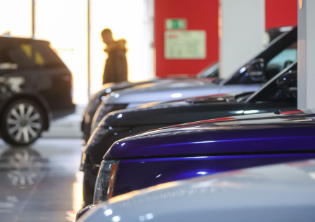 В России резко упали продажи новых авто