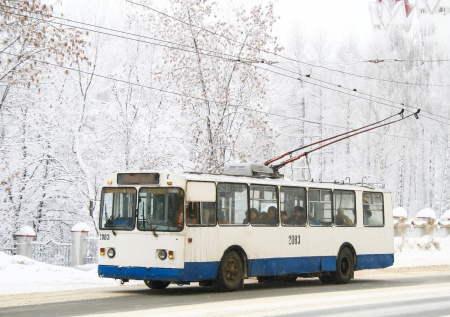 В Новокузнецке перестал ходить троллейбус до единственного роддома