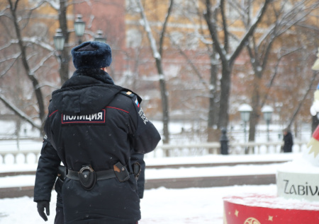 Молодого петербуржца нашли под окнами общежития с оторванной головой