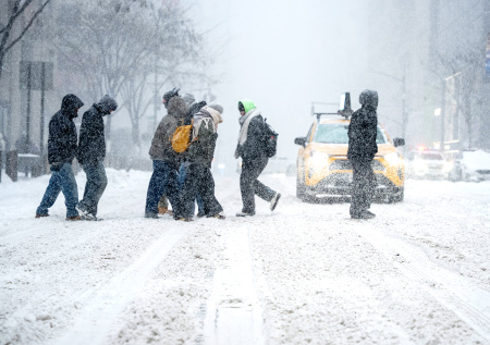 Ледяной апокалипсис в США: как выглядят города, погребенные под снегом