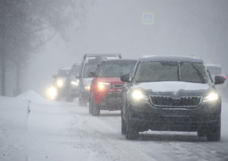 Спасатели предупредили водителей о частых ошибках на зимней дороге