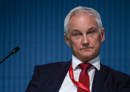 Белоусов попросил Китай держать ухо востро, напомнив о Венесуэле и Иране