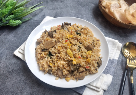 Рис с печенью по-креольски: простой и сытный ужин в одной сковороде