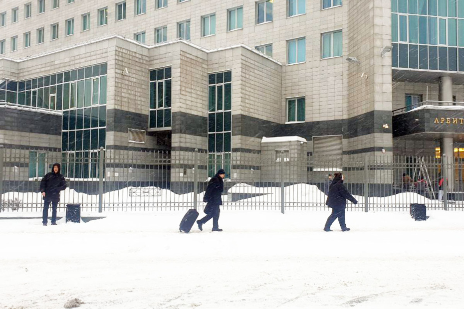 Последствия снегопада в Москве. По словам синоптиков, более трети месячной нормы осадков выпадет в Москве 27 января