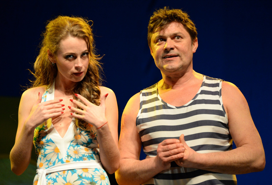 Оксана Скакун и Сергей Белоголовцев в спектакле «Ты — моё солнце»