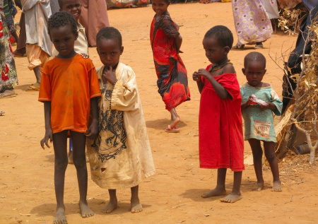 Жители Финляндии отправляют детей в «лагеря» с колючей проволокой