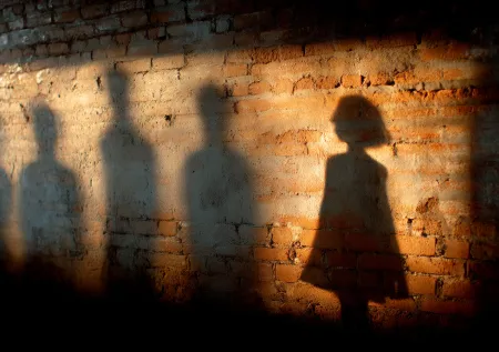 «По сути дела, убивают ребенка»: школьницу травят из-за смерти отца на СВО?