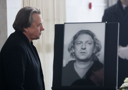 «Сань, вот ты и не постарел»: Эрнст рассказал о главном страхе Олейникова