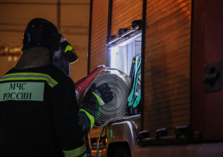 Россиянка чуть не сгорела, пытаясь вытащить сына-инвалида из огня