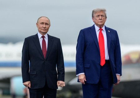 Стало известно, почему Трамп разместил в Белом доме фотографию с Путиным