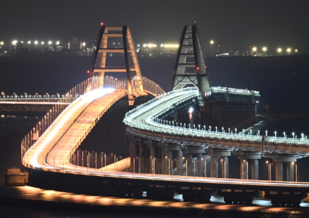 Перекрытие Крымского моста вызвало сбой в графике движения поездов