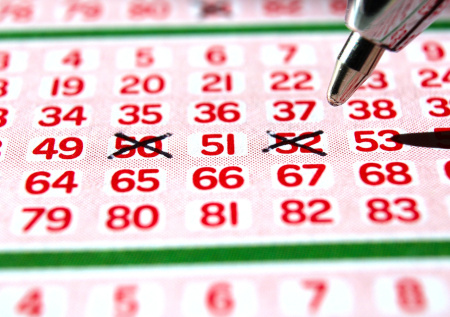 Победитель лотереи лишился 4,2 млн рублей из-за медлительности