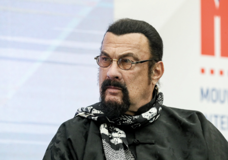 Продажа особняка в РФ, фильм об СВО, слова о Путине: как живет Стивен Сигал