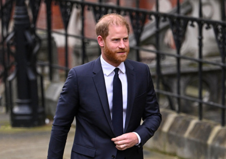 Королевская семья Британии: новости, кто довел принца Гарри до слез