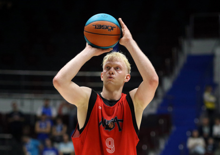 Баскетболист Касаткин провел первый матч после выхода из французской тюрьмы