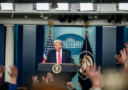 Названа стоимость полного «патриотического» образа под брендом Трампа