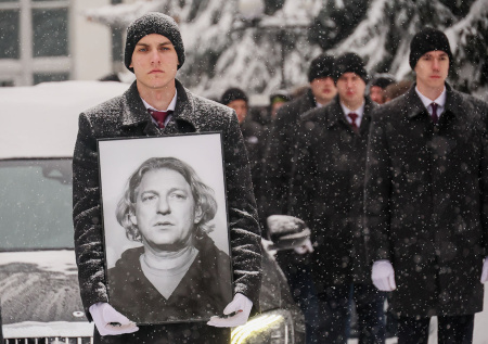 Скорбящая Долина, шокированный Бондарчук: как прошло прощание с Олейниковым