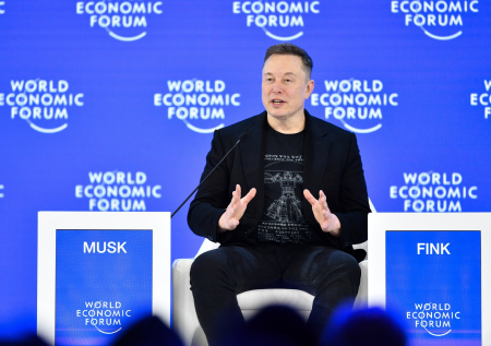 Маск обругал главу МИД Польши из-за Starlink на Украине