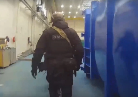 Задержание толпы мигрантов в Подмосковье попало на видео