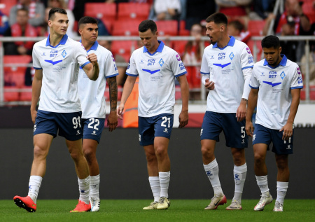 «Другого клуба нам не надо»: фанаты спасают «Крылья Советов» от долгов