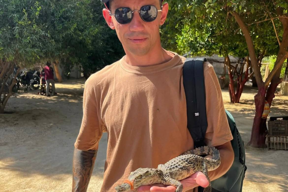 Виктор Лобинцев теперь предпочитает отдыхать в жарких странах