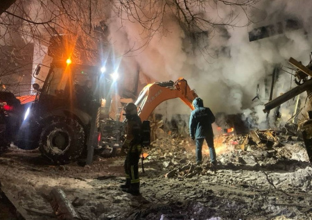 Под Вологдой загорелся магазин с людьми