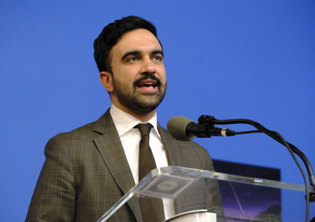 Мэру Нью-Йорка рекомендовали поучиться управлению у коммунистов