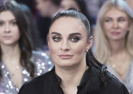 Завершение карьеры, здоровье, молитвы за Путина: где сейчас Елена Ваенга