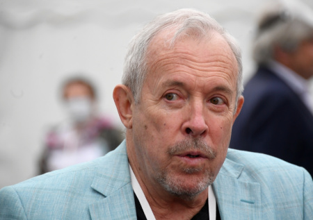 Уехавший из РФ музыкант продолжает получать счета за московскую квартиру